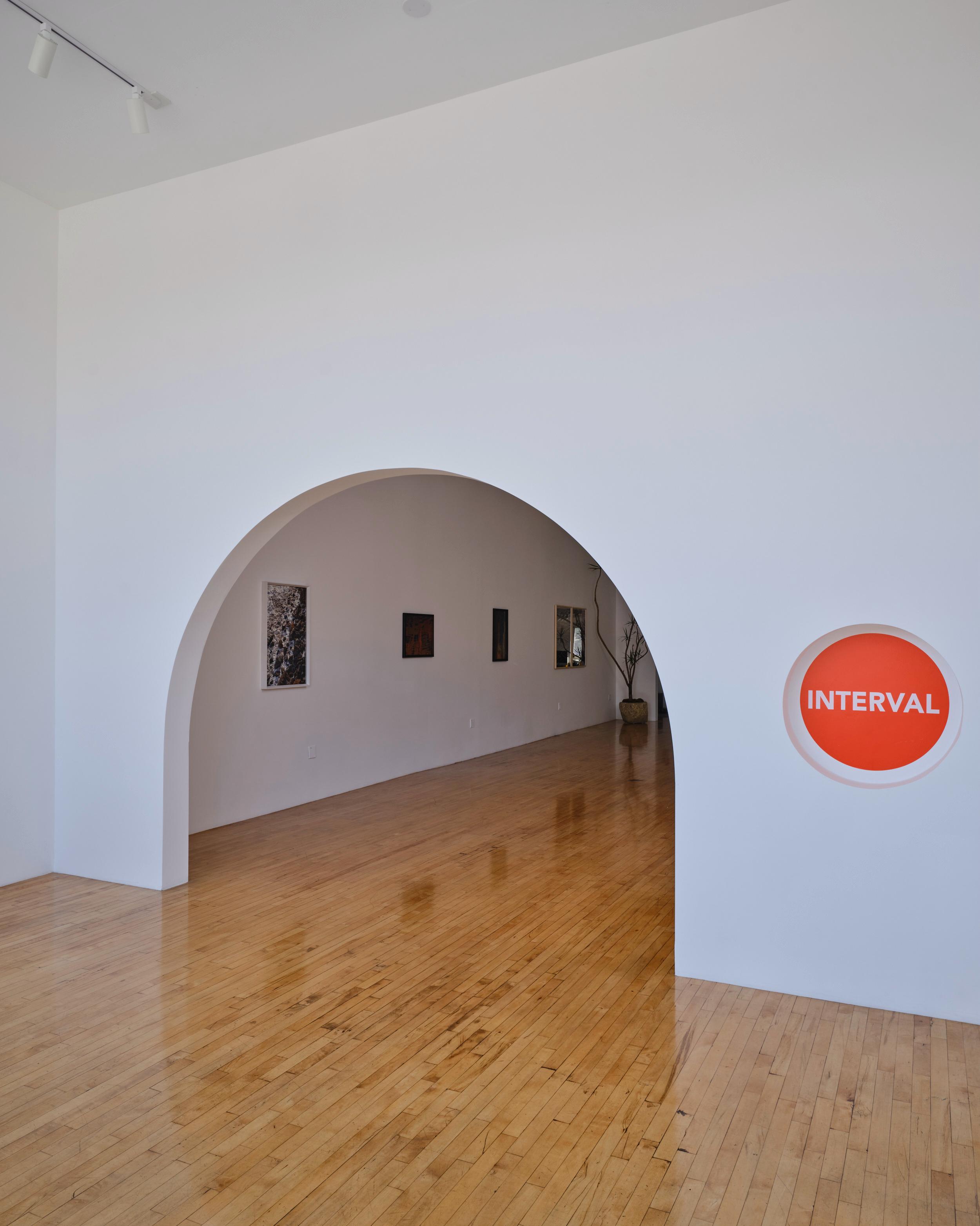The arch and the Interval mark, Interval Gallery